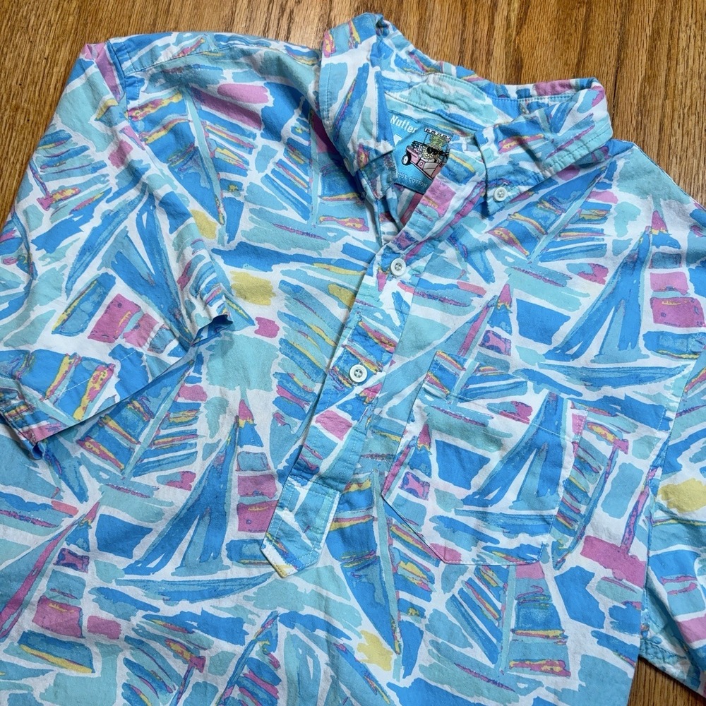Chubbies The Nutter Popover Hawaiian Shirt Men's Medium Blue Pink Sailboat Print